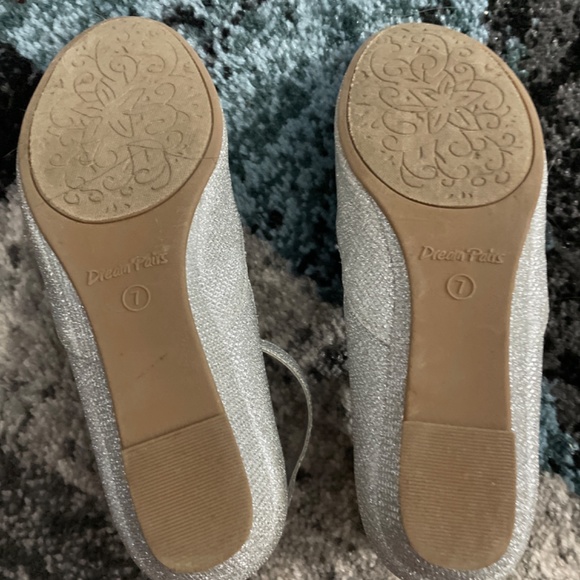 Shoes - Picture 6 of 7